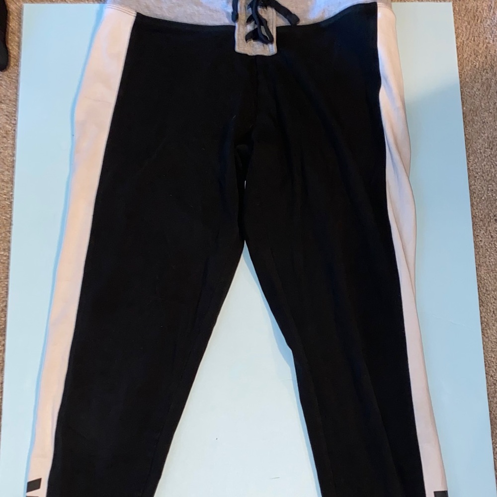 Pink brand leggings with tied waistband
